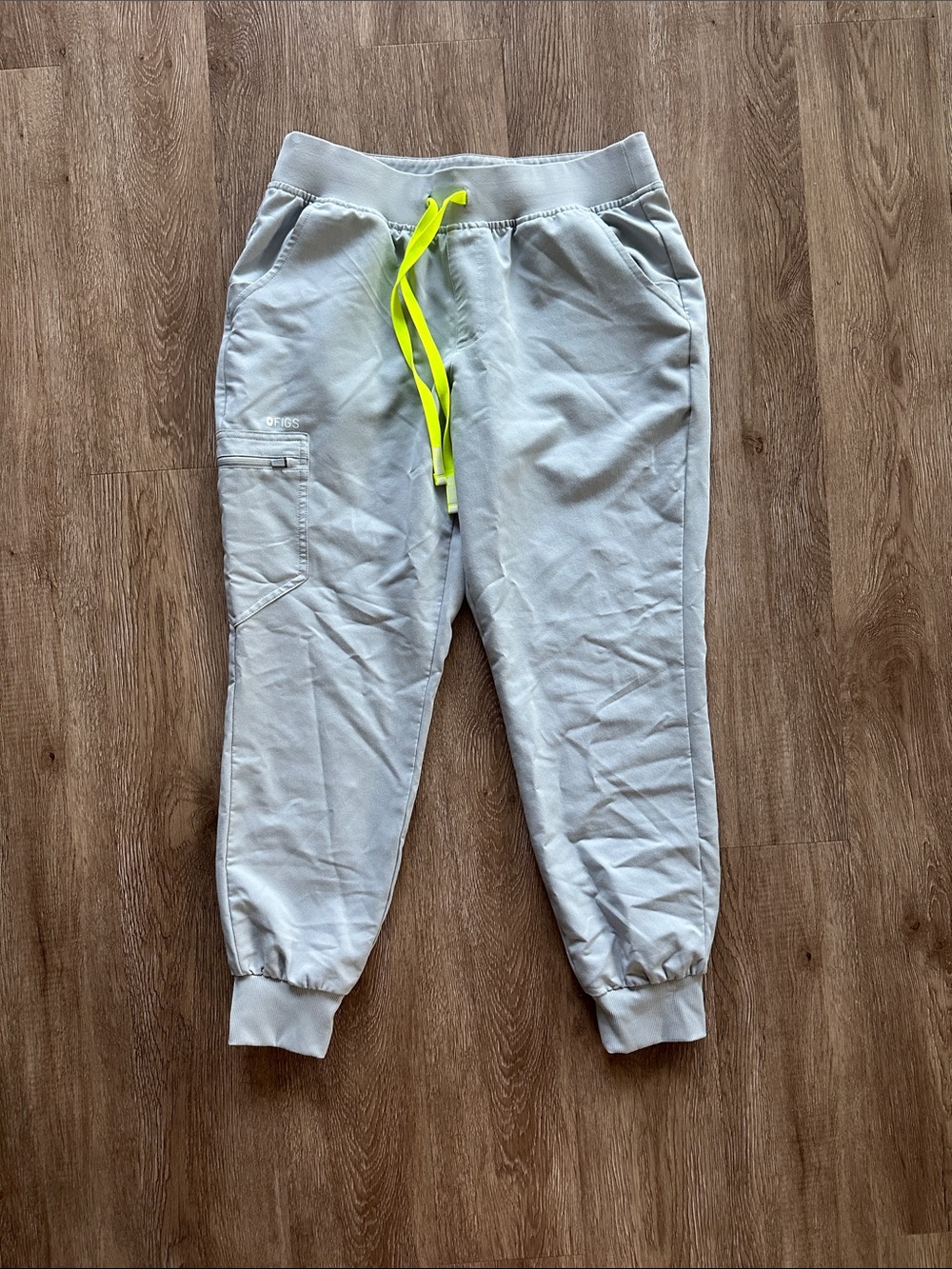 FIGS High Waisted Zamora Jogger Scrub Pants Silver Arrows Medium Petite Nursing